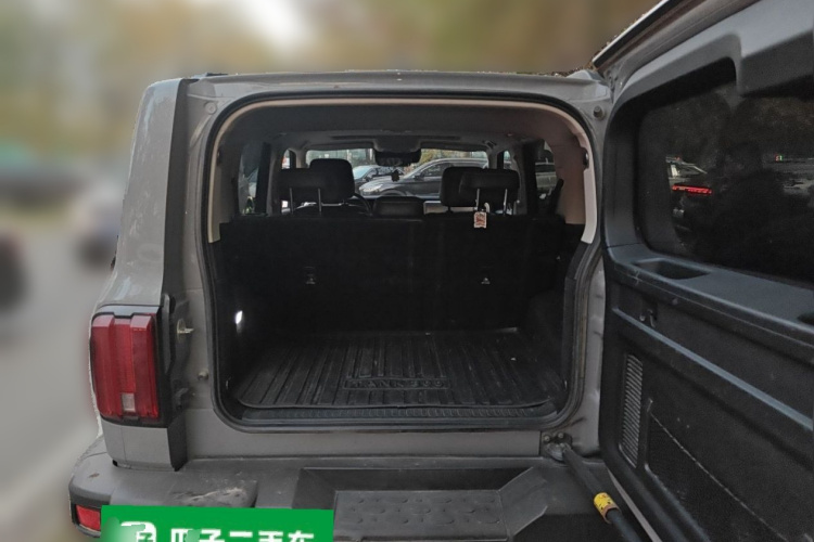 坦克300 2021款 越野版 2.0T 挑战者中控内饰23