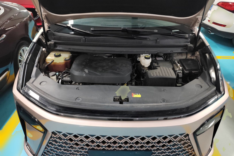 上汽大通MAXUS 大通G70 2024款 2.0T 自动旗舰版 7座局部细节24