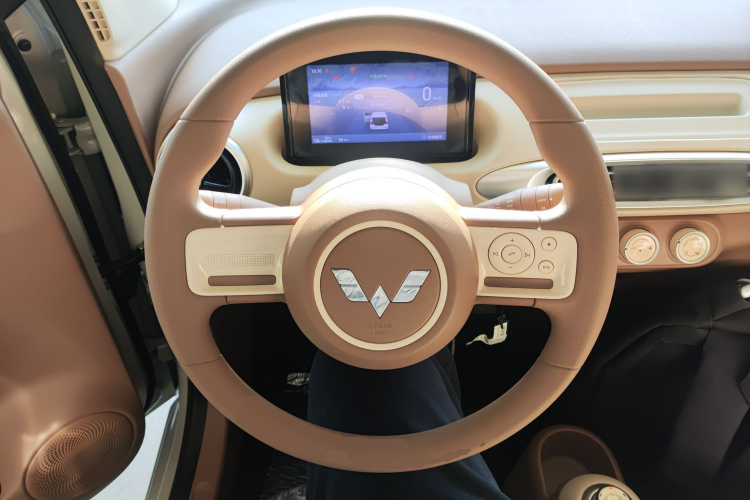 五菱汽车 宏光MINIEV 2025款 四门版 进阶款中控内饰13