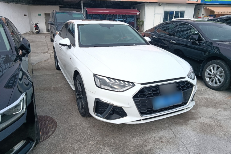 奥迪A4L 2020款 40 TFSI quattro 豪华动感型车身外观3