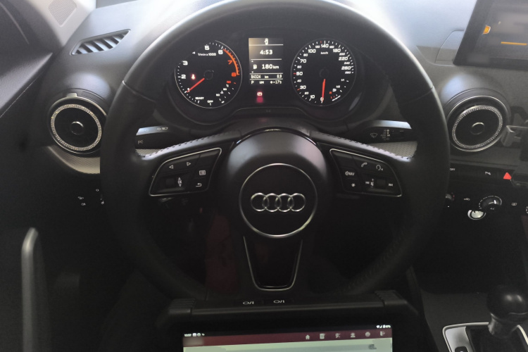 奥迪Q2L 2020款 35 TFSI 进取动感型中控内饰13