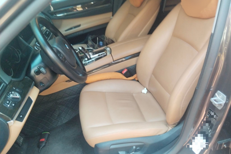 宝马7系 2014款 730Li 臻享型局部细节19