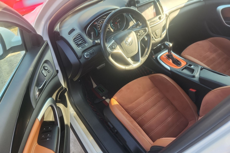 别克 君威 2015款 1.6T 精英技术型中控内饰20