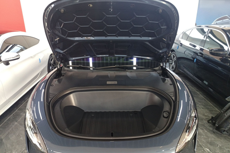 小米汽车 小米SU7 2024款 四驱Max创始版机舱底盘24