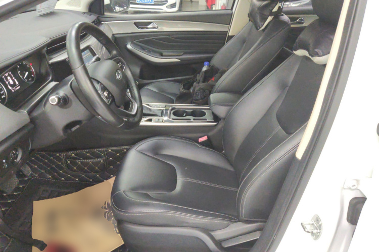 奇瑞 艾瑞泽5 2019款 改款PRO 1.5L CVT青春版 国VI中控内饰19