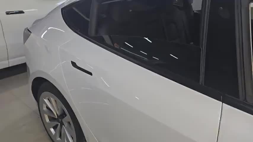 特斯拉 Model 3 2021款 标准续航后驱升级版实拍1