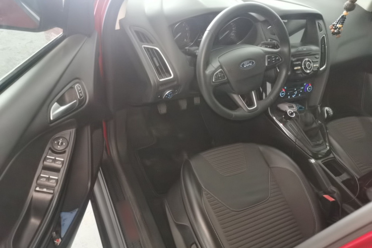 福特 福克斯 2017款 两厢 1.6L 手动风尚型智行版中控内饰20