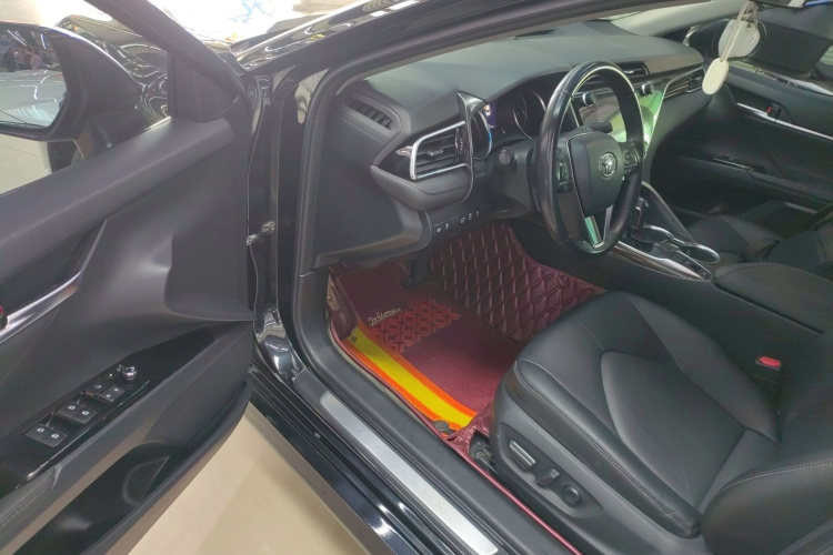 丰田 凯美瑞 2019款 2.0G 豪华版 国VI中控内饰20