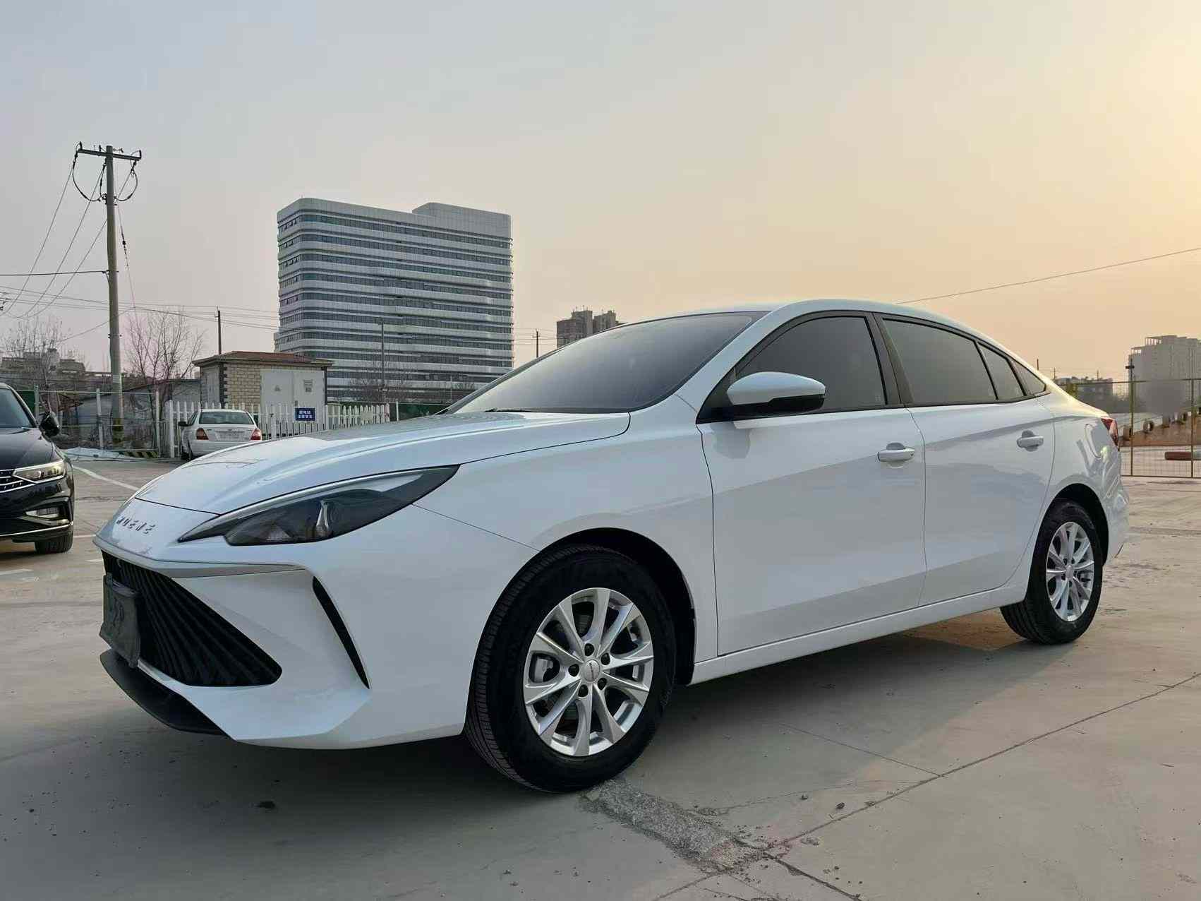 荣威i5 2026款 1.5L 手动舒享版(2)