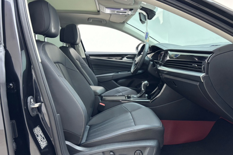 大众 帕萨特 2025款 出众款 380TSI 星空龙腾版局部细节41