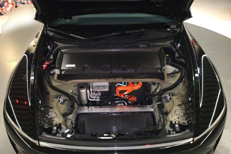 特斯拉 Model Y 2025款 长续航全轮驱动版局部细节24