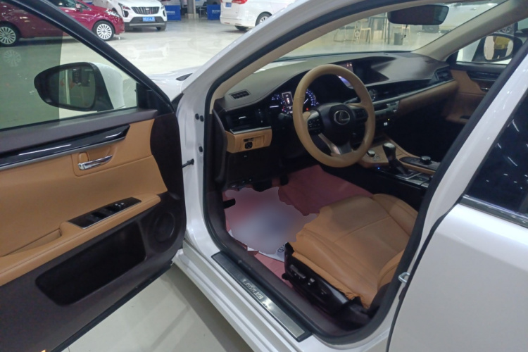 雷克萨斯ES 2016款 200 Midnight特别限量版中控内饰20