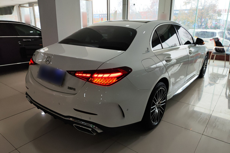 奔驰C级 2024款 C 260 L 运动版车身外观7