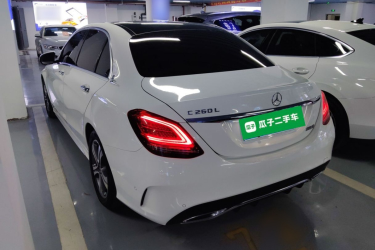 奔驰C级 2021款 C 260 L 运动版车身外观4