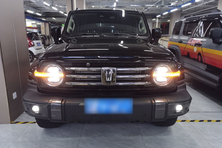 坦克300 2023款 城市版 2.0T 很有型车身外观2