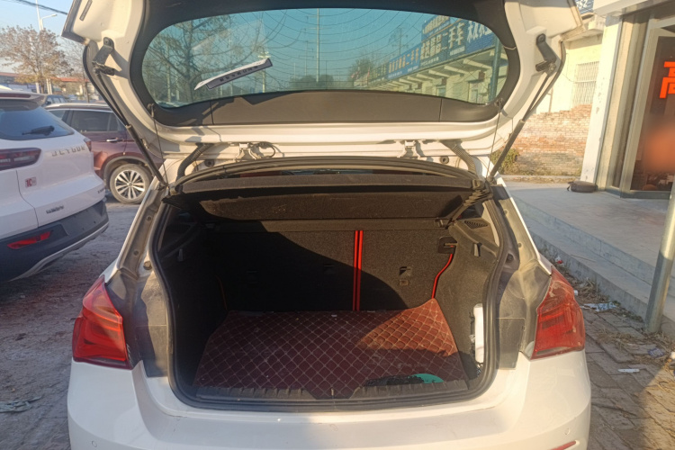 宝马1系(进口) 2015款 120i 领先型机舱底盘23