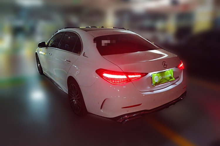 奔驰C级 2023款 改款二 C 260 L 运动版车身外观5