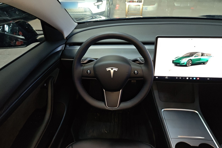 特斯拉 Model 3 2022款 后轮驱动版中控内饰13