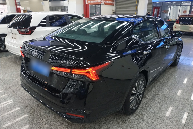 日产 天籁 2024款 2.0L XE 真心版车身外观7