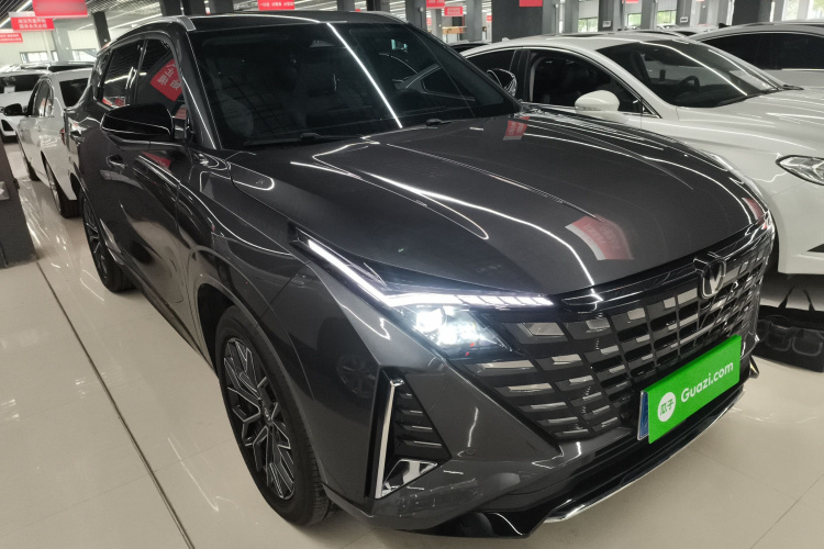 长安UNI-Z 2025款 1.5T 尊贵型车身外观6002