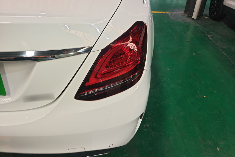 奔驰C级 2021款 C 200 L 时尚型运动版车身外观9