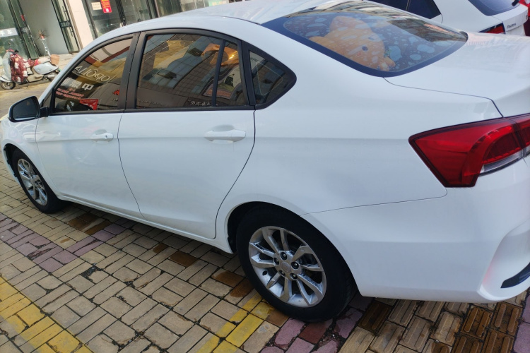 东南A5翼舞 2019款 1.5L CVT尊贵版 国V车身外观6003