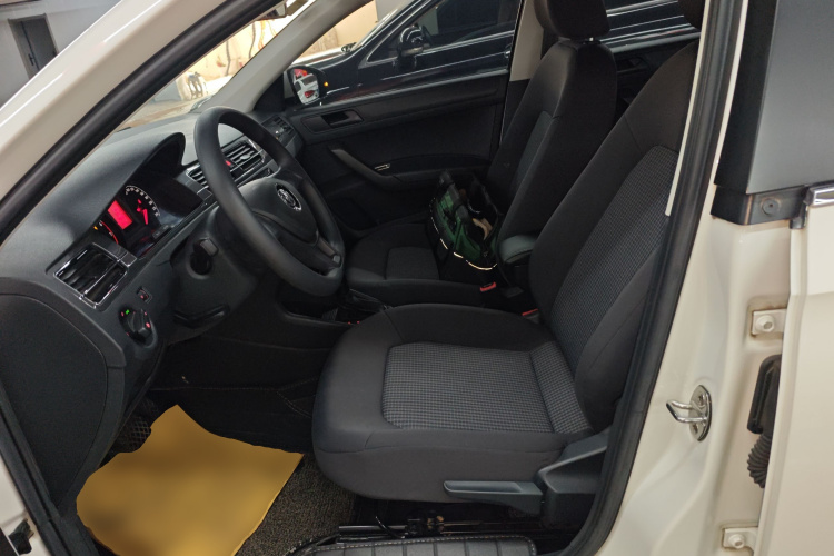 大众 桑塔纳 2018款 1.5L 自动风尚版局部细节19