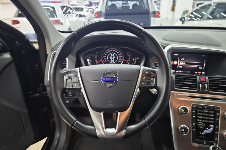 沃尔沃XC60 2017款 T5 AWD 智进升级版中控内饰7003