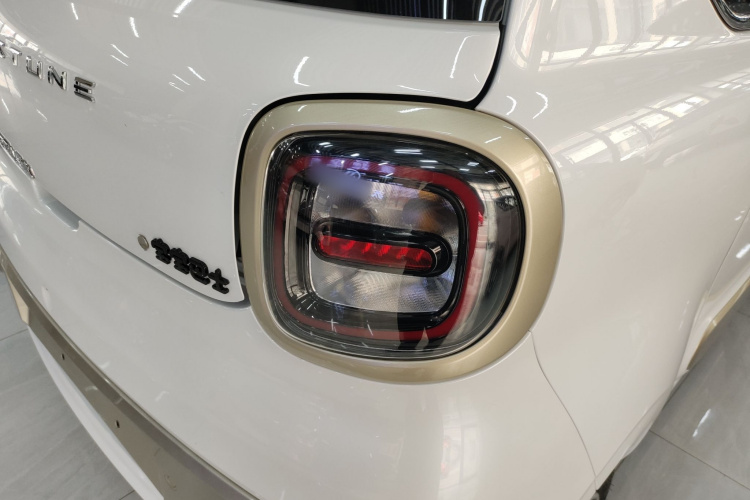 奔腾小马 2026款 222km 炫彩马车身外观9