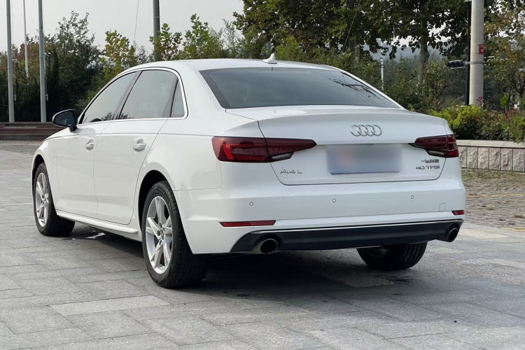 奥迪A4L 2018款 30周年年型 40 TFSI 进取型车身外观6003
