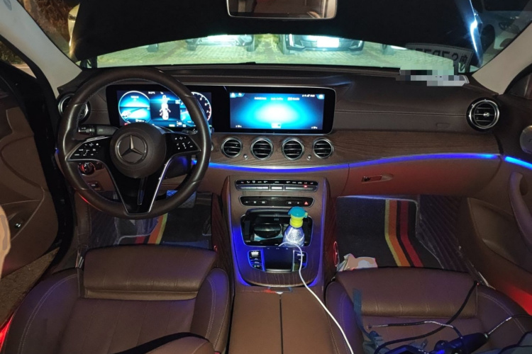 奔驰E级 2021款 E 260 L中控内饰12