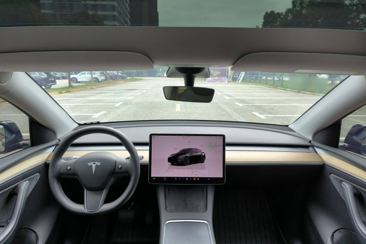 特斯拉 Model Y 2022款 改款 后轮驱动版中控内饰7005