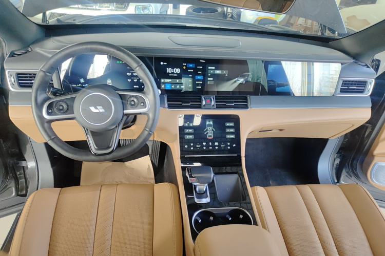 理想汽车 理想ONE 2020款 增程7座版中控内饰12