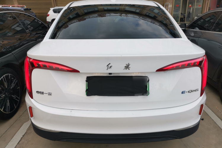 红旗E-QM5 2022款 431km 充电乐享版车身外观6