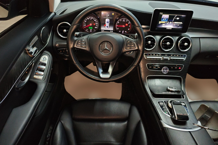 奔驰C级 2018款 C 200 L 运动版局部细节13