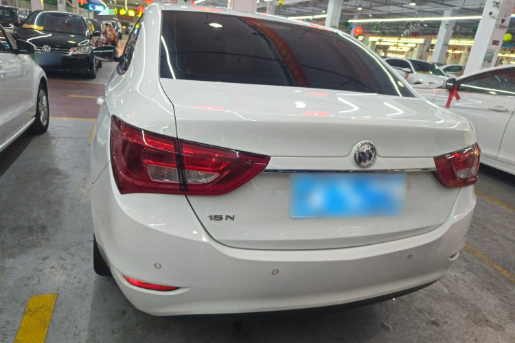 别克 英朗 2017款 15N 自动精英型车身外观6