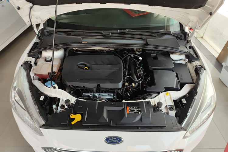 福特 福克斯 2017款 三厢 EcoBoost 180 自动精英型机舱底盘24