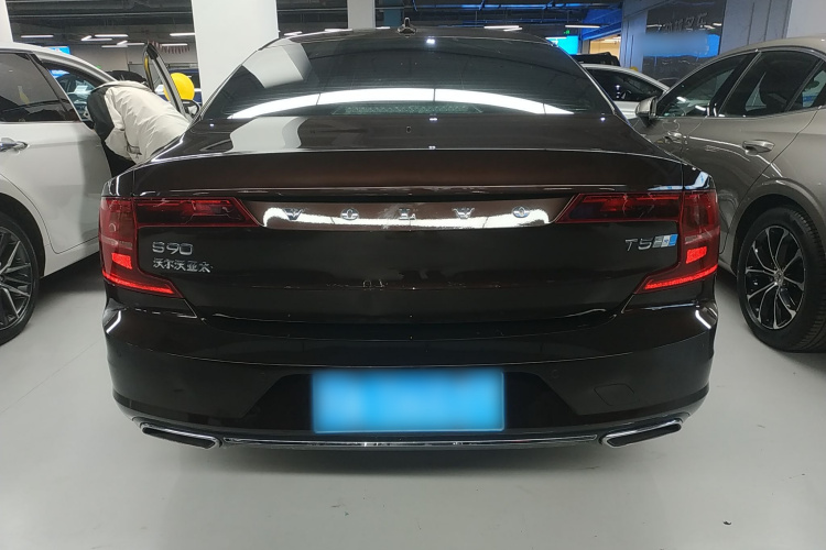 沃尔沃S90 2017款 T5 智雅版车身外观6