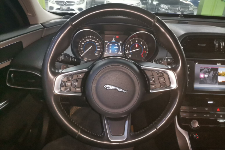 捷豹XEL 2018款 2.0T 200PS 精英版局部细节13