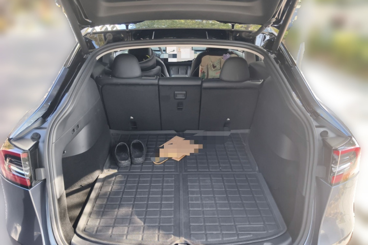 特斯拉 Model Y 2022款 后轮驱动版中控内饰23