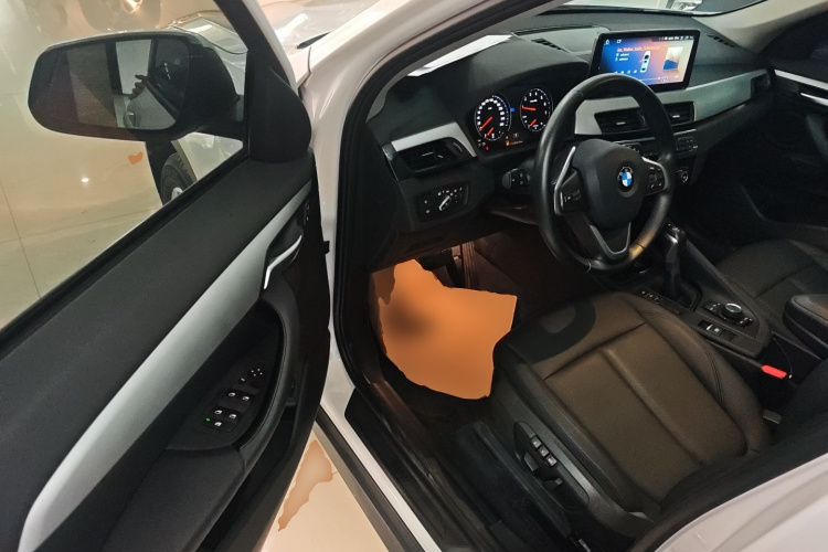 宝马X1 2019款 sDrive18Li 时尚型中控内饰7003