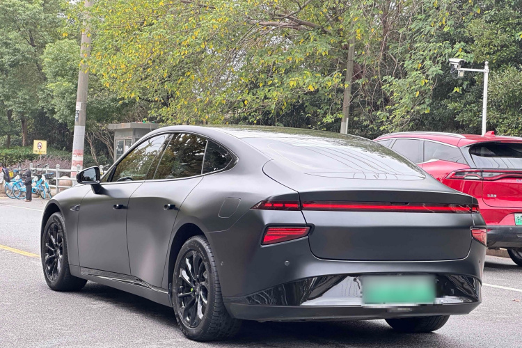 小鹏P7 2022款 625E车身外观6005