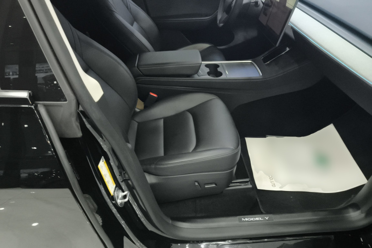 特斯拉 Model Y 2023款 后轮驱动版局部细节41