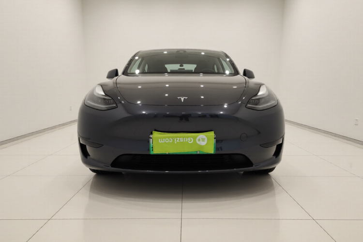 特斯拉 Model Y 2024款 后轮驱动版车身外观2