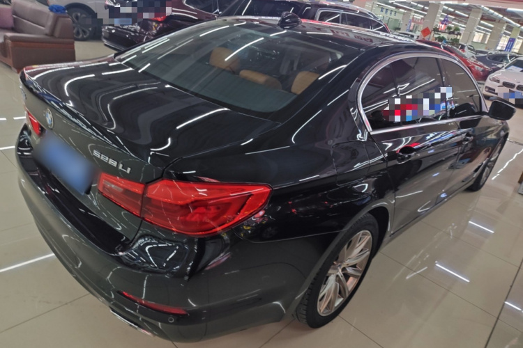 宝马5系 2018款 528Li 上市特别版车身外观6006