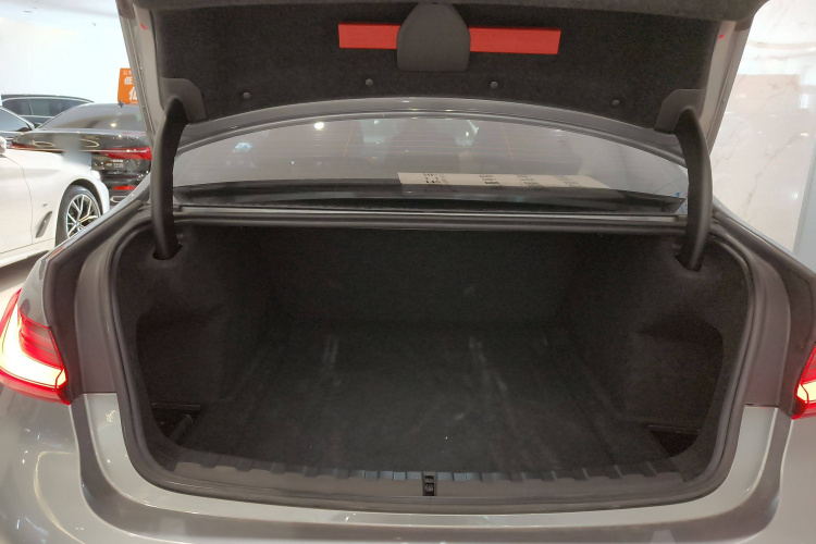 宝马3系 2023款 325Li M运动套装机舱底盘23