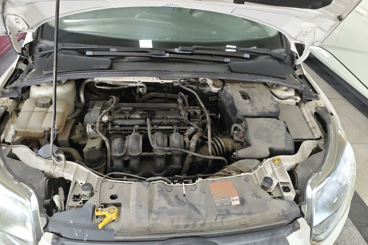 福特 福克斯 2012款 三厢 1.6L 自动舒适型机舱底盘24