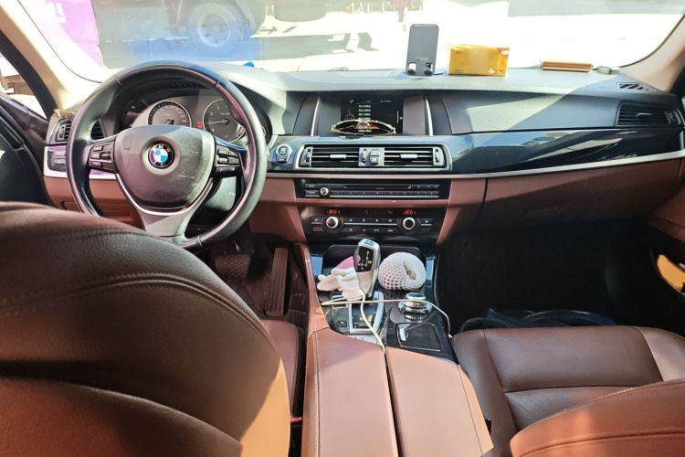 宝马5系 2017款 520Li 典雅型中控内饰7002