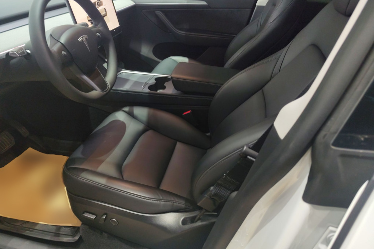 特斯拉 Model Y 2023款 长续航全轮驱动版中控内饰19