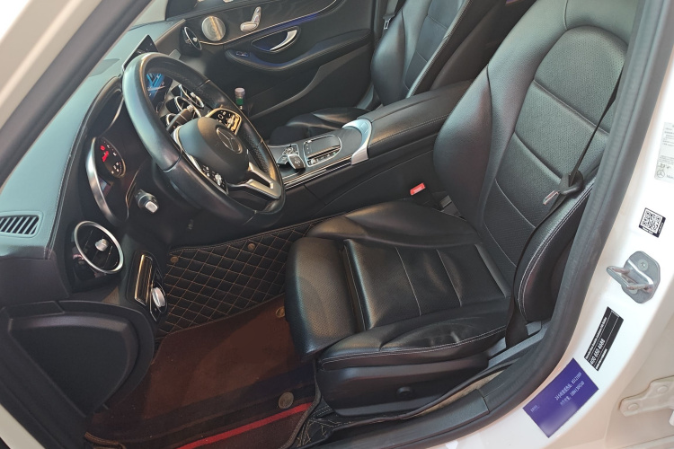 奔驰C级 2019款 C 180 L 时尚型运动版中控内饰19